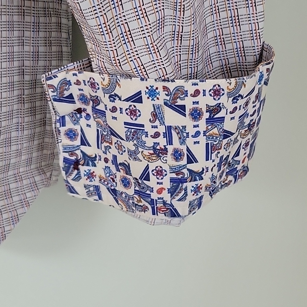 ROBERT GRAHAM 100% cotton button down shirt. Like new condition. Size XL - Picture 3 of 10
